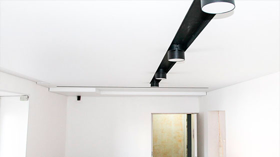 Спот натяжные потолки фото