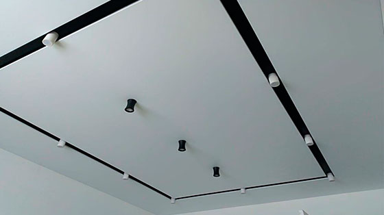 Сатиновые натяжные потолки фото